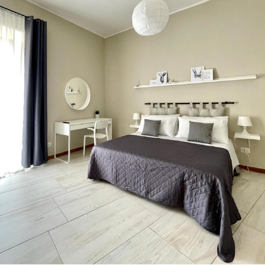 Grey Apartment Caiazzo Exterior photo